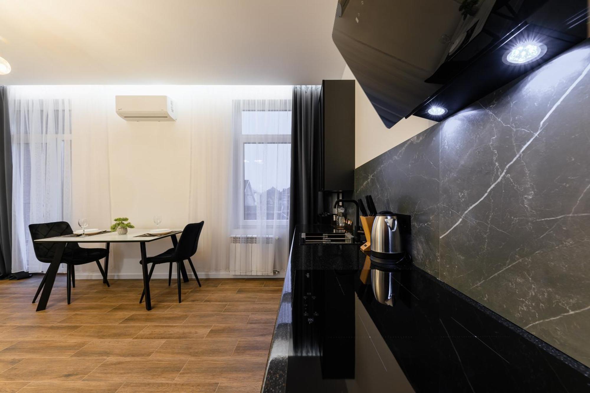 Luxury Apartments Laborca Uzhhorod Exterior photo